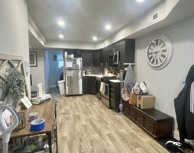 3702 N Fremont Street - Photo Thumbnail 6