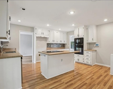 270 Saint Simons Cove - Photo Thumbnail 10