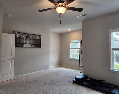 3650 Deaton Trail - Photo Thumbnail 21