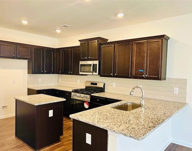 34 Shelter Lane East - Photo Thumbnail 2