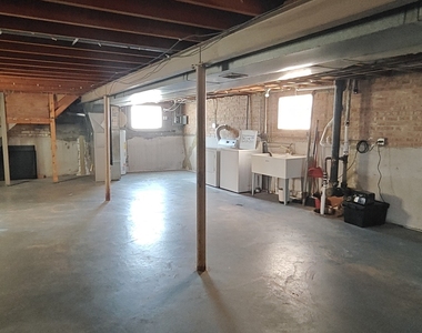 10824 S Sacramento Avenue - Photo Thumbnail 21