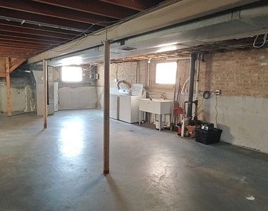 10824 S Sacramento Avenue - Photo Thumbnail 22
