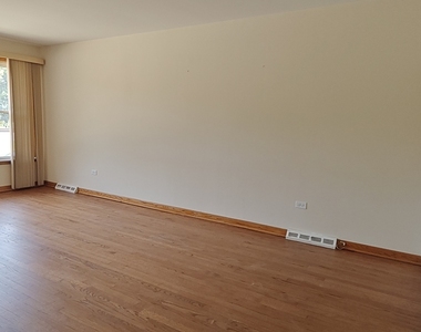 10824 S Sacramento Avenue - Photo Thumbnail 2