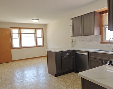 10824 S Sacramento Avenue - Photo Thumbnail 14