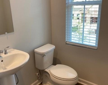 2242 Whistler Way - Photo Thumbnail 5