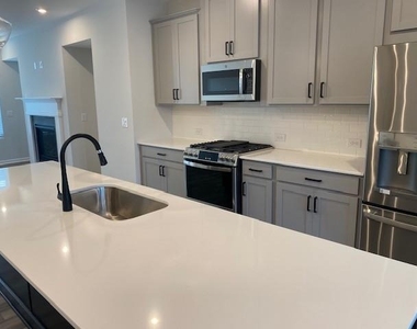 2242 Whistler Way - Photo Thumbnail 2
