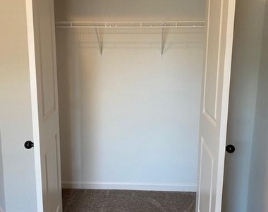 2242 Whistler Way - Photo Thumbnail 16