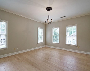 1150 Goodwin Place Ne - Photo Thumbnail 18