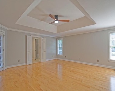 1150 Goodwin Place Ne - Photo Thumbnail 12
