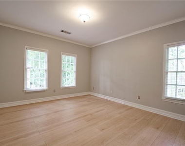 1150 Goodwin Place Ne - Photo Thumbnail 21