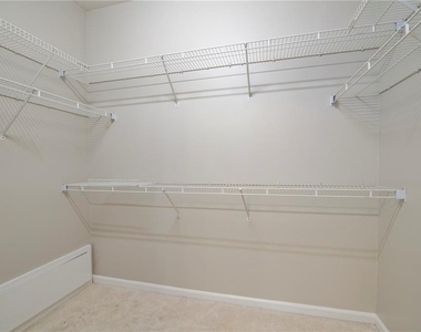 1150 Goodwin Place Ne - Photo Thumbnail 15