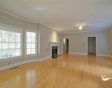 1150 Goodwin Place Ne - Photo Thumbnail 7