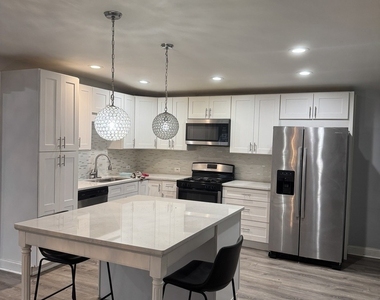 7800 W 98th Place - Photo Thumbnail 4