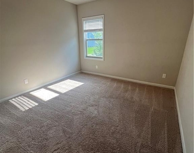 7881 Silk Tree Pointe - Photo Thumbnail 16