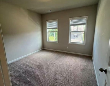 7881 Silk Tree Pointe - Photo Thumbnail 14