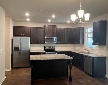 7881 Silk Tree Pointe - Photo Thumbnail 8