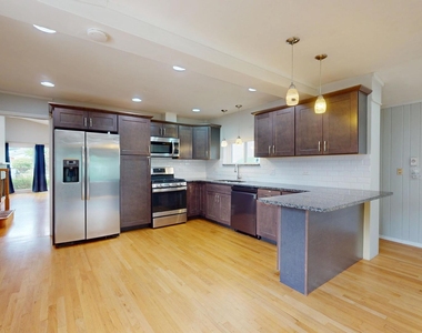 9131 Kilbourn Avenue - Photo Thumbnail 4