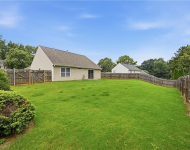 1002 Pine Isle Court - Photo Thumbnail 13