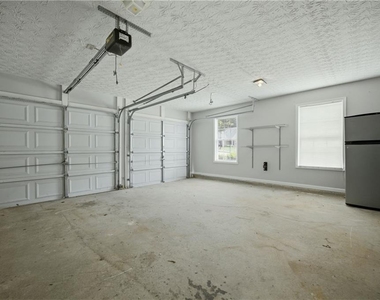 1002 Pine Isle Court - Photo Thumbnail 10