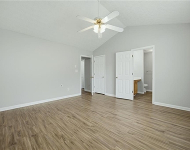 1002 Pine Isle Court - Photo Thumbnail 8