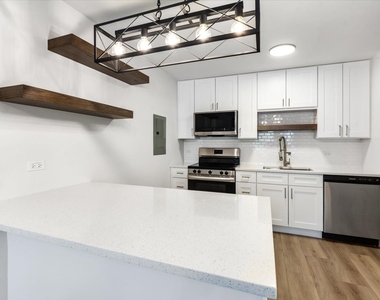 929 Washington Street - Photo Thumbnail 6