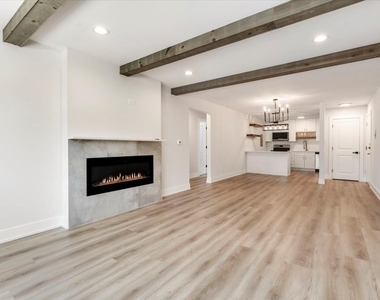 929 Washington Street - Photo Thumbnail 5