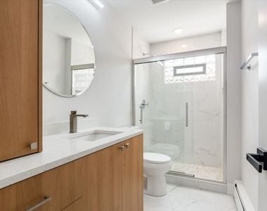 929 Washington Street - Photo Thumbnail 11