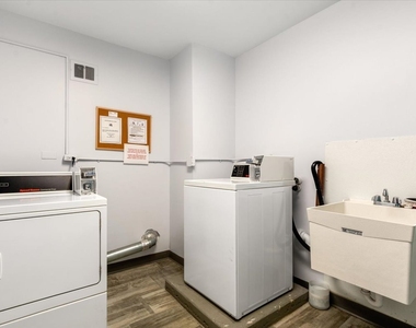 929 Washington Street - Photo Thumbnail 12