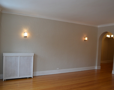 1055 W North Shore Avenue - Photo Thumbnail 2