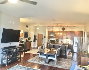 3300 W Irving Park Road - Photo Thumbnail 9