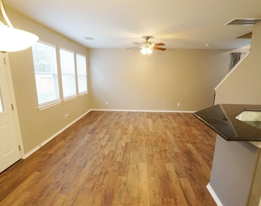 126 E Stedhill Loop - Photo Thumbnail 5