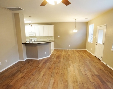 126 E Stedhill Loop - Photo Thumbnail 3
