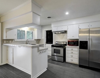 7151 Edgemoor Drive - Photo Thumbnail 12