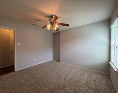 8023 Clover Leaf Drive - Photo Thumbnail 22