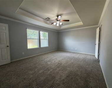 8023 Clover Leaf Drive - Photo Thumbnail 15