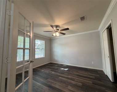 8023 Clover Leaf Drive - Photo Thumbnail 31