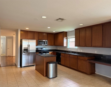8023 Clover Leaf Drive - Photo Thumbnail 30