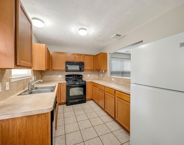 33127 Cottonwood Bend - Photo Thumbnail 3