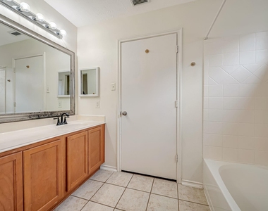 33127 Cottonwood Bend - Photo Thumbnail 10