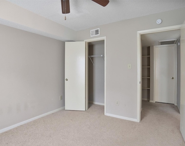 2121 Hepburn Street - Photo Thumbnail 12