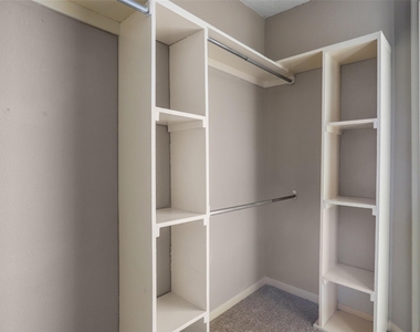 2121 Hepburn Street - Photo Thumbnail 9