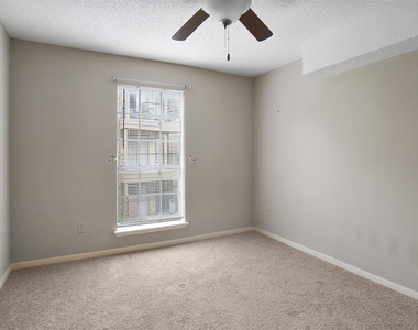 2121 Hepburn Street - Photo Thumbnail 3
