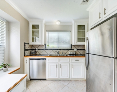5255 Beaverbrook Drive - Photo Thumbnail 17