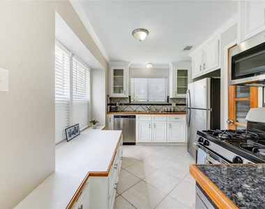 5255 Beaverbrook Drive - Photo Thumbnail 8
