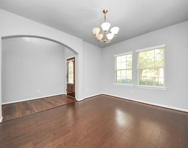 6306 Bain Drive - Photo Thumbnail 9