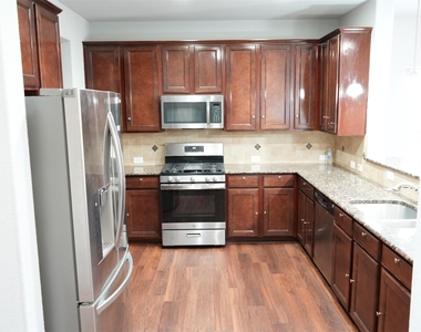 6306 Bain Drive - Photo Thumbnail 5