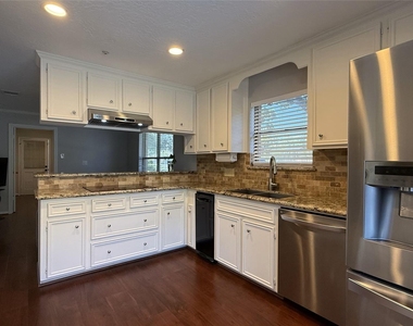 11527 Cedar Creek Drive - Photo Thumbnail 11