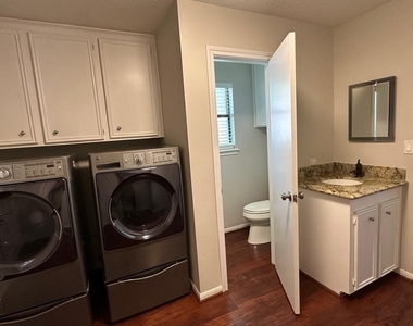 11527 Cedar Creek Drive - Photo Thumbnail 23