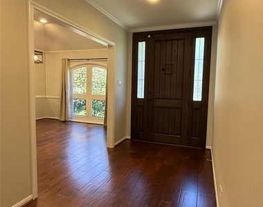 11527 Cedar Creek Drive - Photo Thumbnail 6
