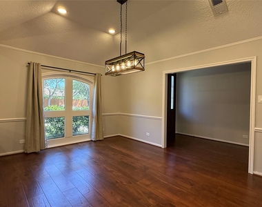 11527 Cedar Creek Drive - Photo Thumbnail 10